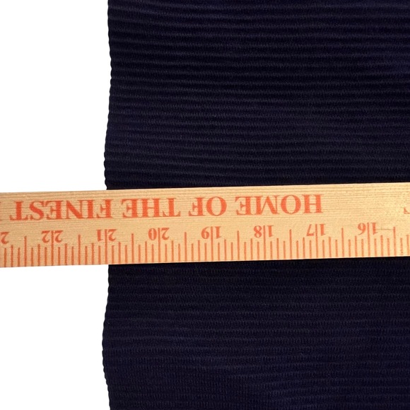 Express Women's Sleeveless Blue Ribbed Top V-Neck Knit Style Size Large NWT - Picture 3 of 4